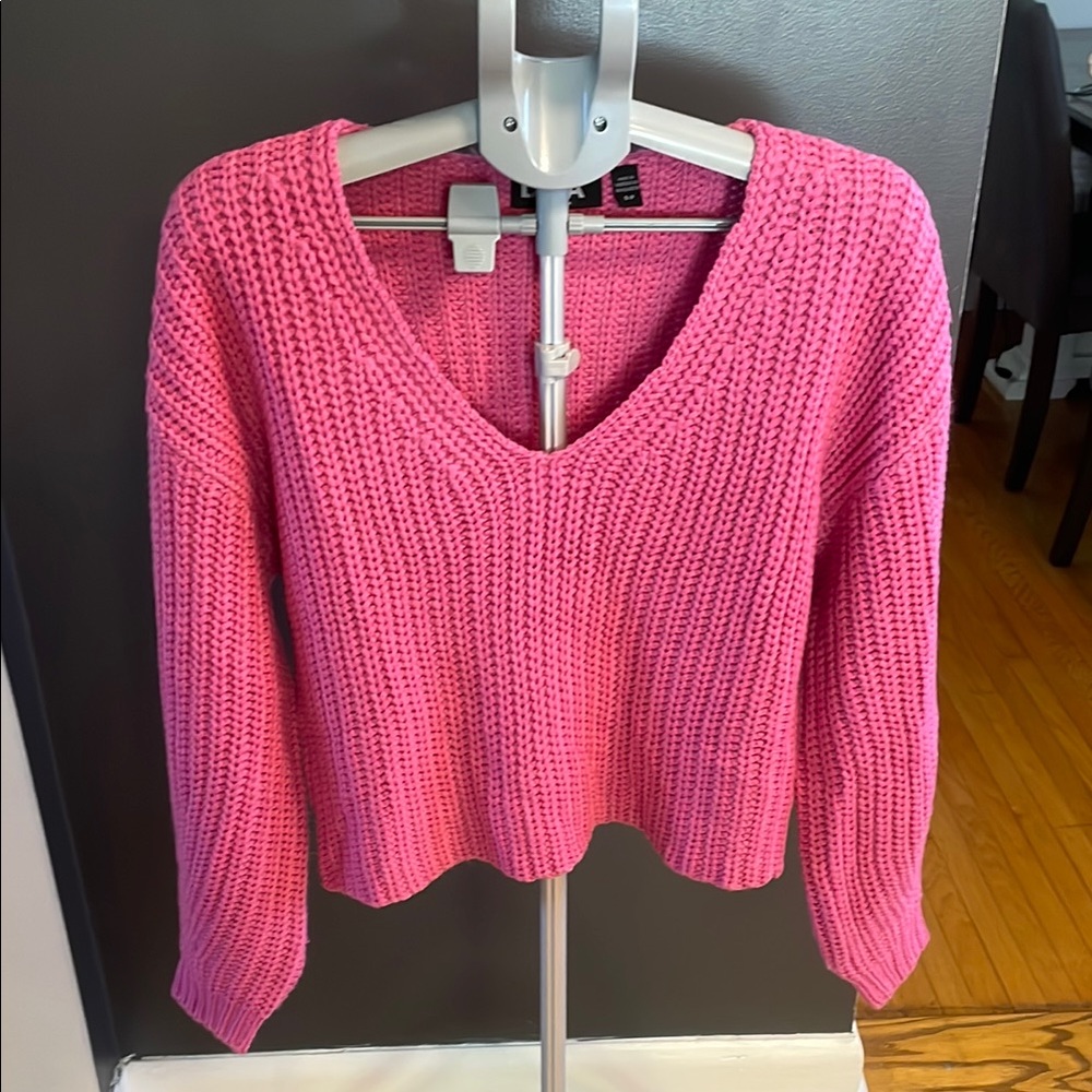 DNA Couture Pink V-Neck  Cropped Sweater Chunky Knit NWOT
